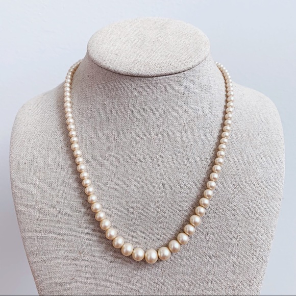 Faux Pearl Graduated 17” Necklace 925 Clasp Vtg